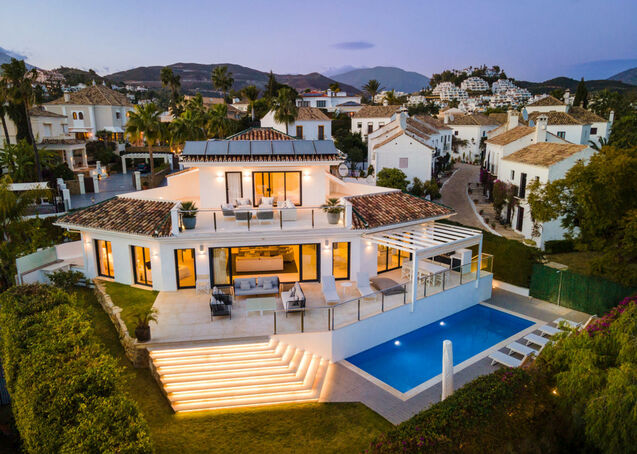 Villa te koop in Nueva Andalucia